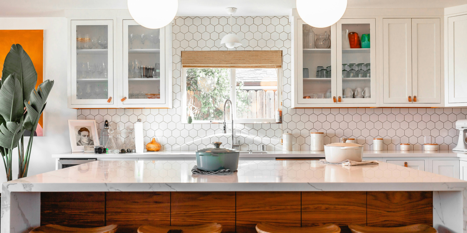 Flooring, tile and countertops for where you live, work and playPhoto by <a href="https://unsplash.com/@roamincolor?utm_content=creditCopyText&utm_medium=referral&utm_source=unsplash">roam in color</a> on <a href="https://unsplash.com/photos/four-brown-st